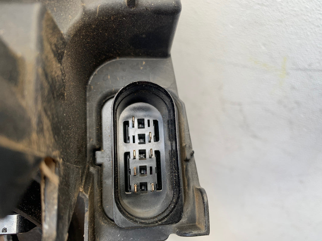 Volkswagen Polo Right Headlight
