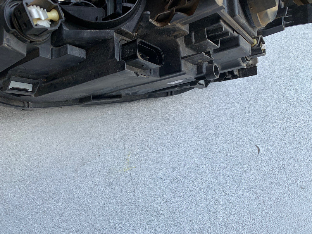 Volkswagen Polo Right Headlight