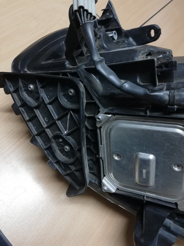Mercedes-Benz X-Class W470, 2019 Right Headlight