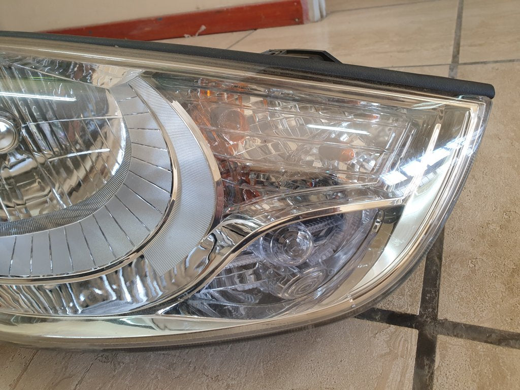 Hyundai ix35 2011 Right Headlight