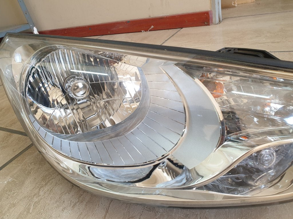 Hyundai ix35 2011 Right Headlight