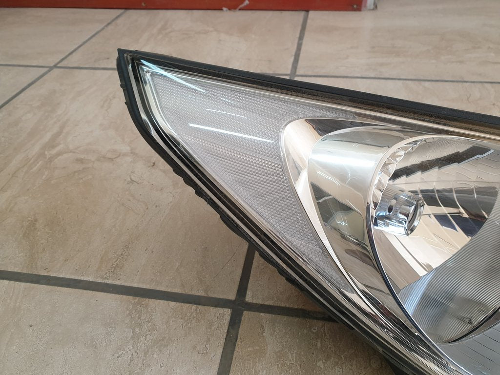 Hyundai ix35 2011 Right Headlight