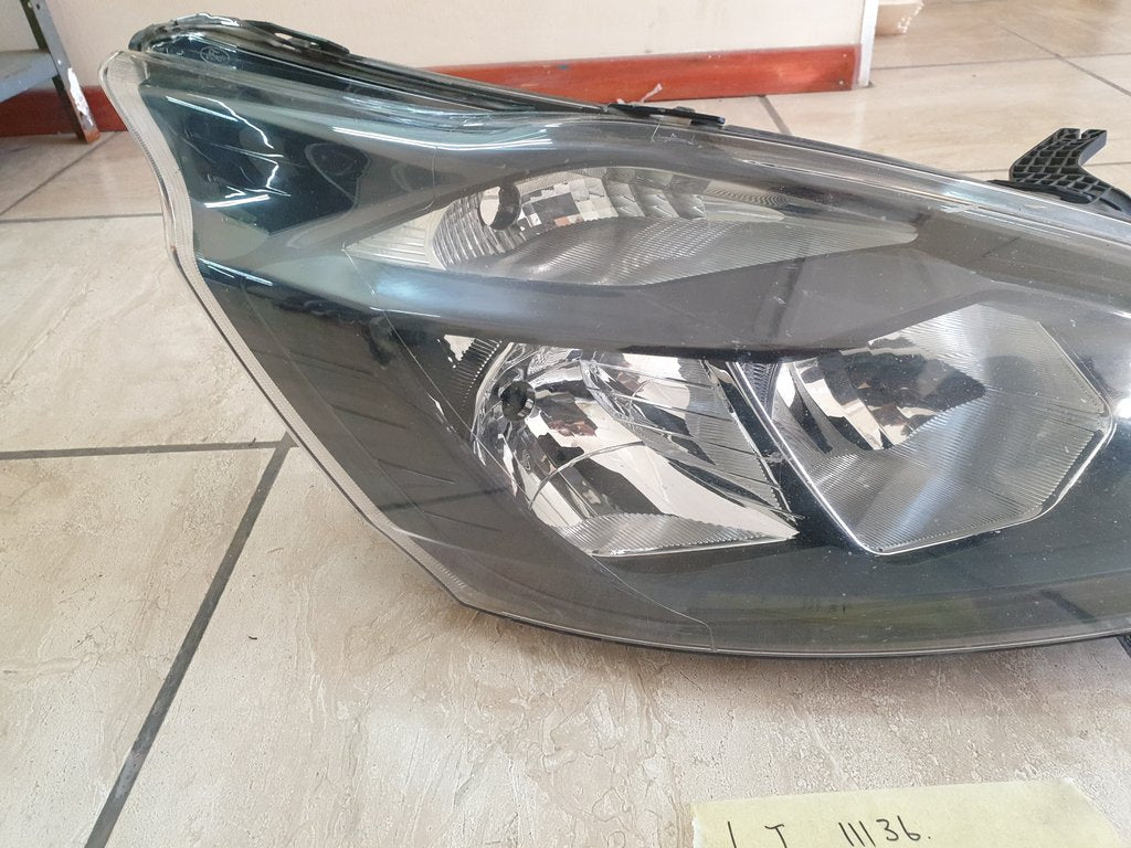 Ford Transit 2016 Right Headlight