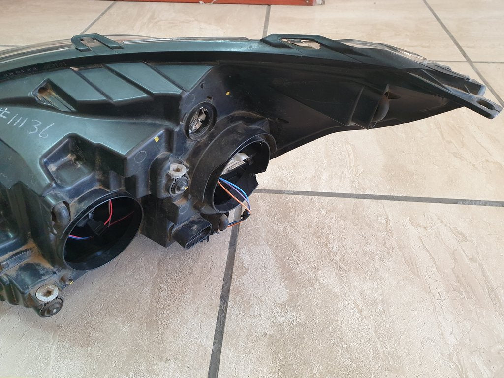 Ford Transit 2016 Right Headlight