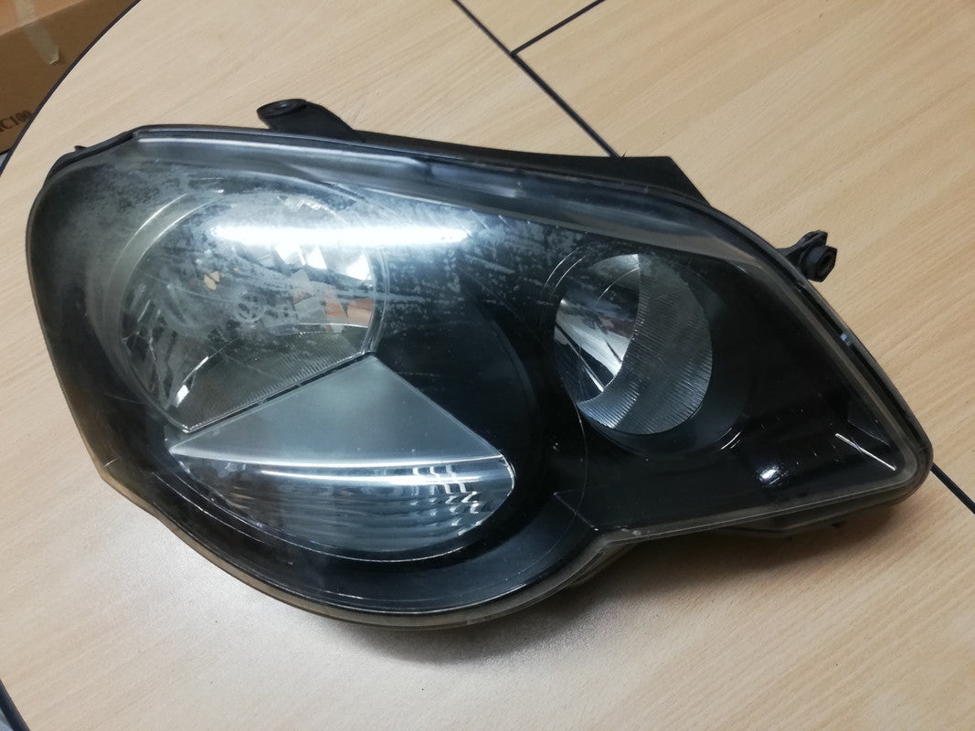 Volkswagen Polo Vivo 2011 Right Headlight
