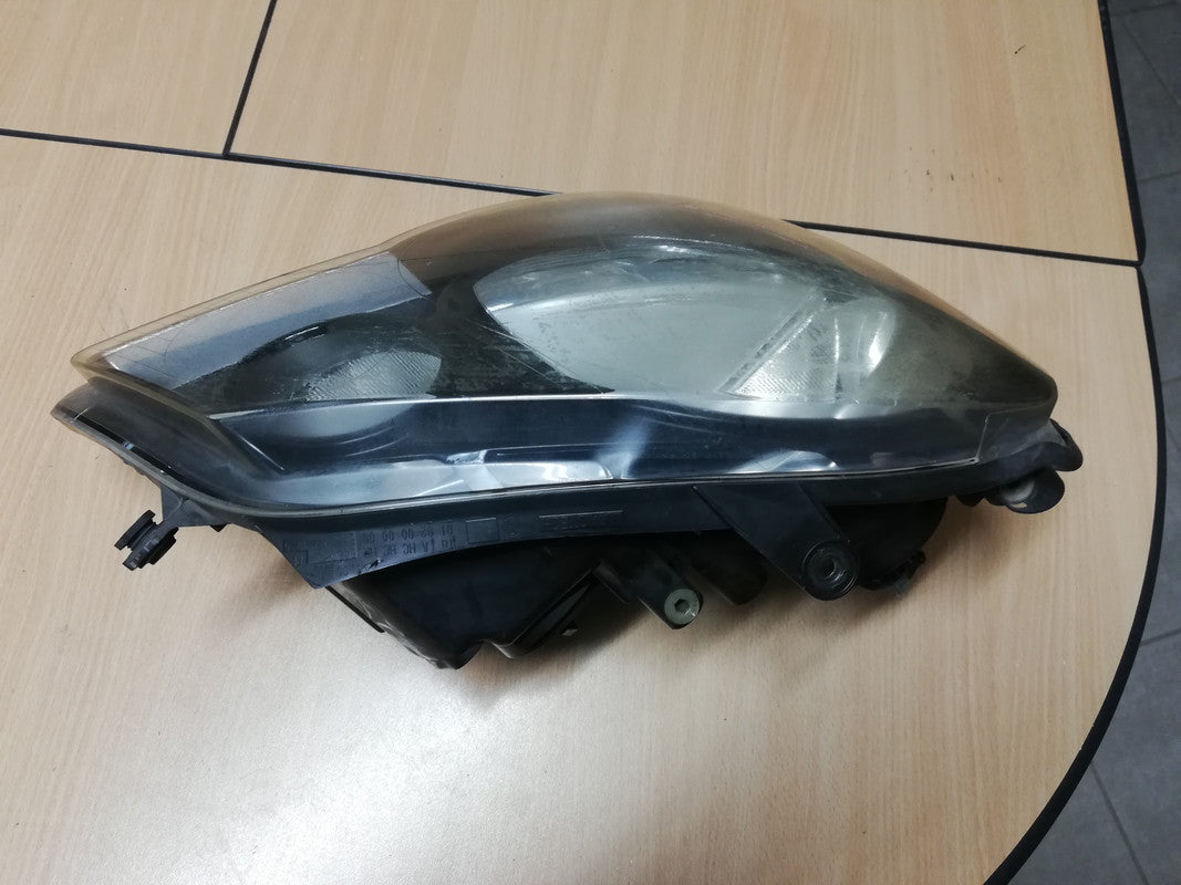 Volkswagen Polo Vivo 2011 Right Headlight