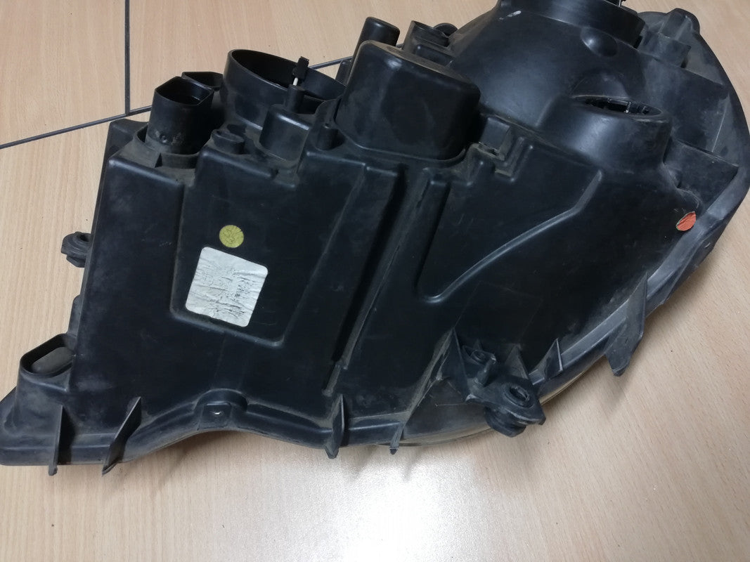 Volkswagen Polo Vivo 2011 Right Headlight