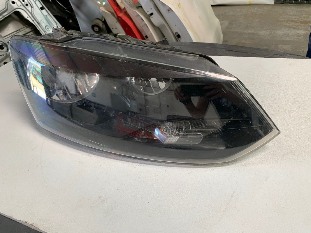 Volkswagen Polo Right Headlight