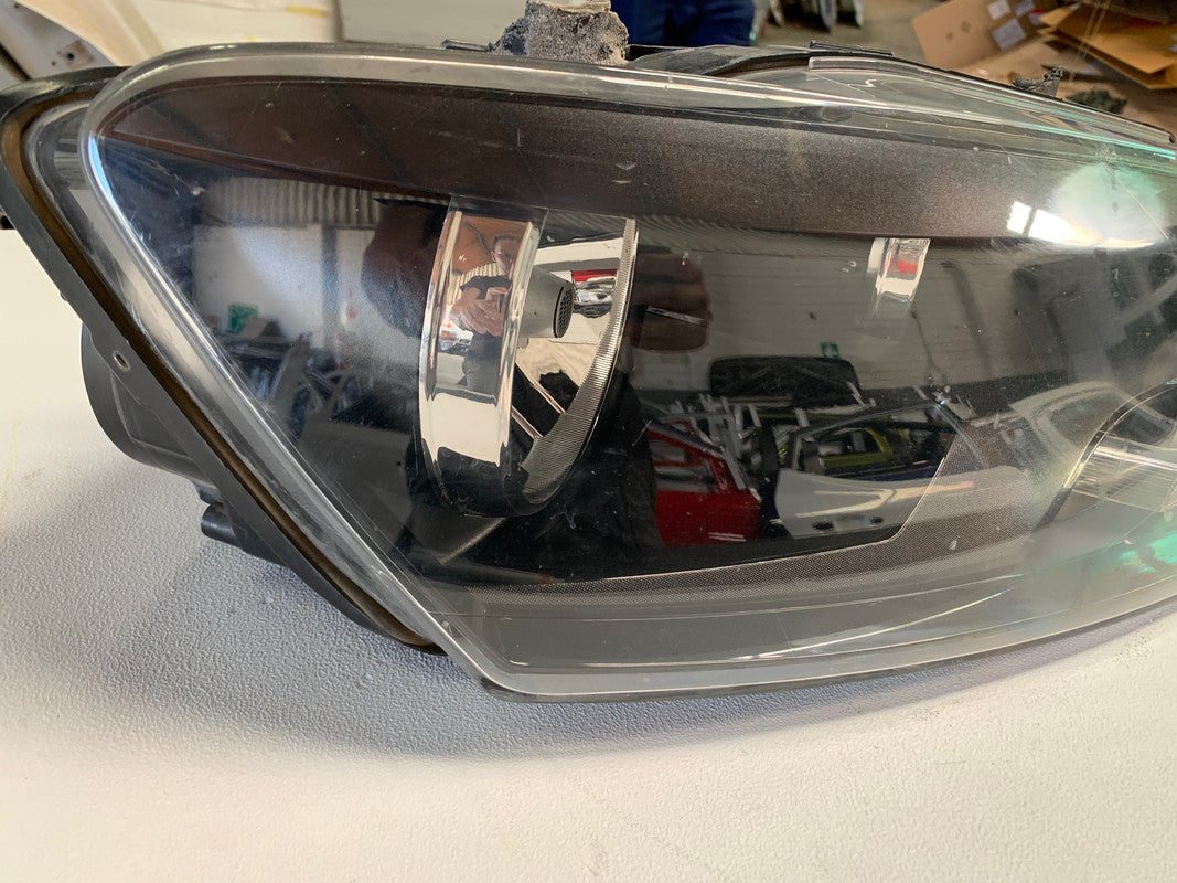 Volkswagen Polo Right Headlight