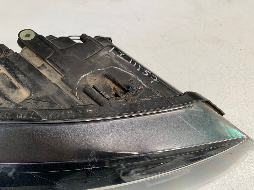 Volkswagen Polo Right Headlight