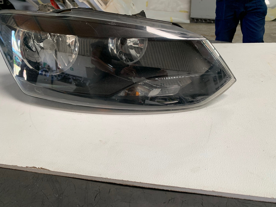 Volkswagen Polo Right Headlight