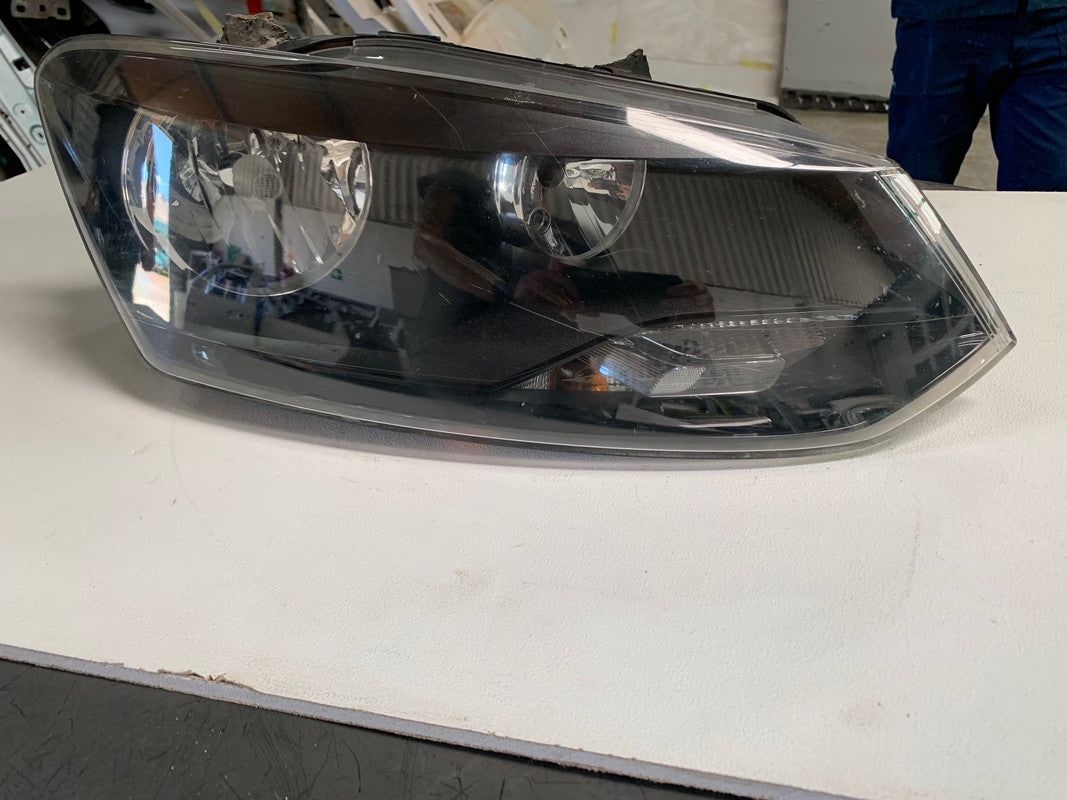 Volkswagen Polo Right Headlight