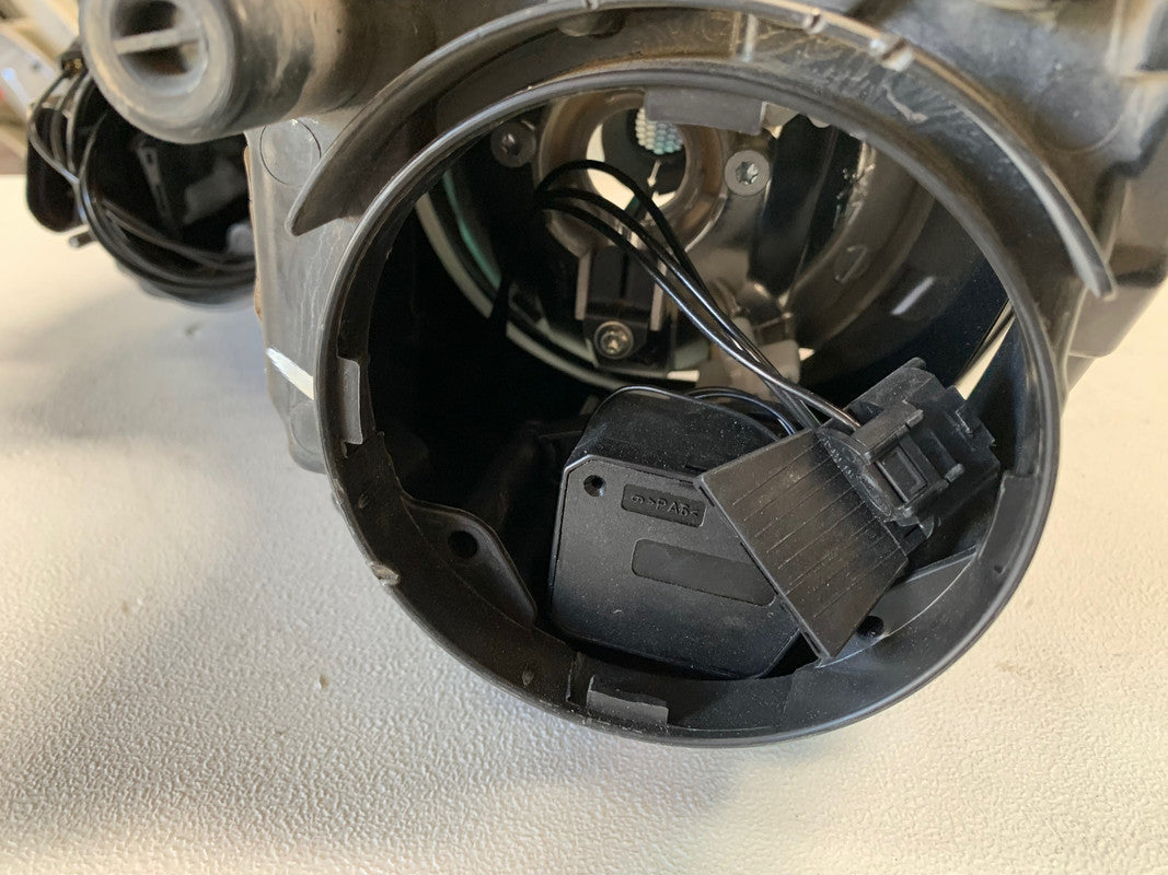 Volkswagen Polo Right Headlight