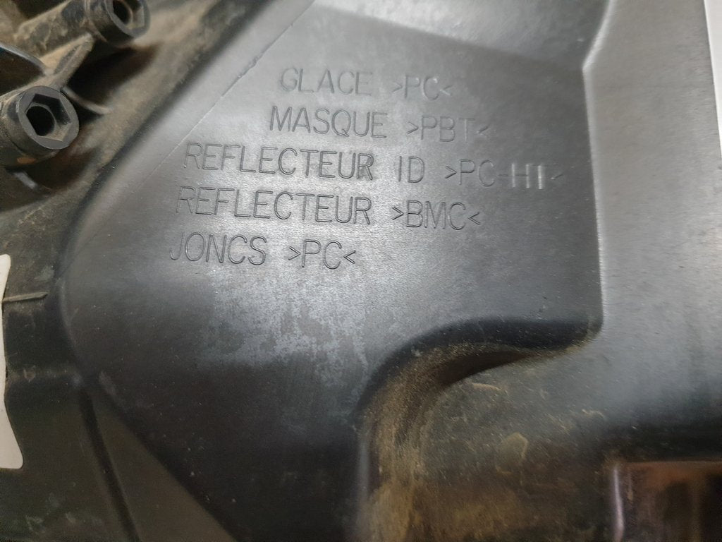 Renault Duster Right Headlight