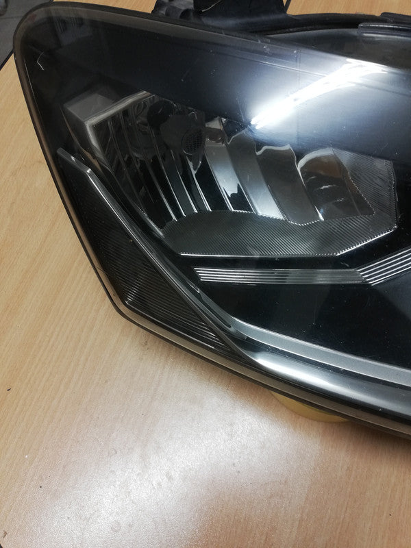Volkswagen Polo Right Headlight
