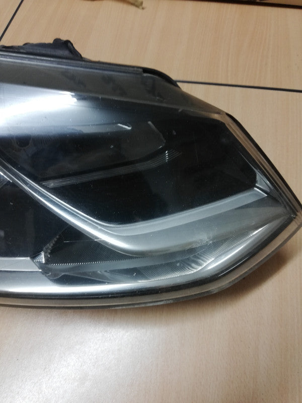 Volkswagen Polo Right Headlight