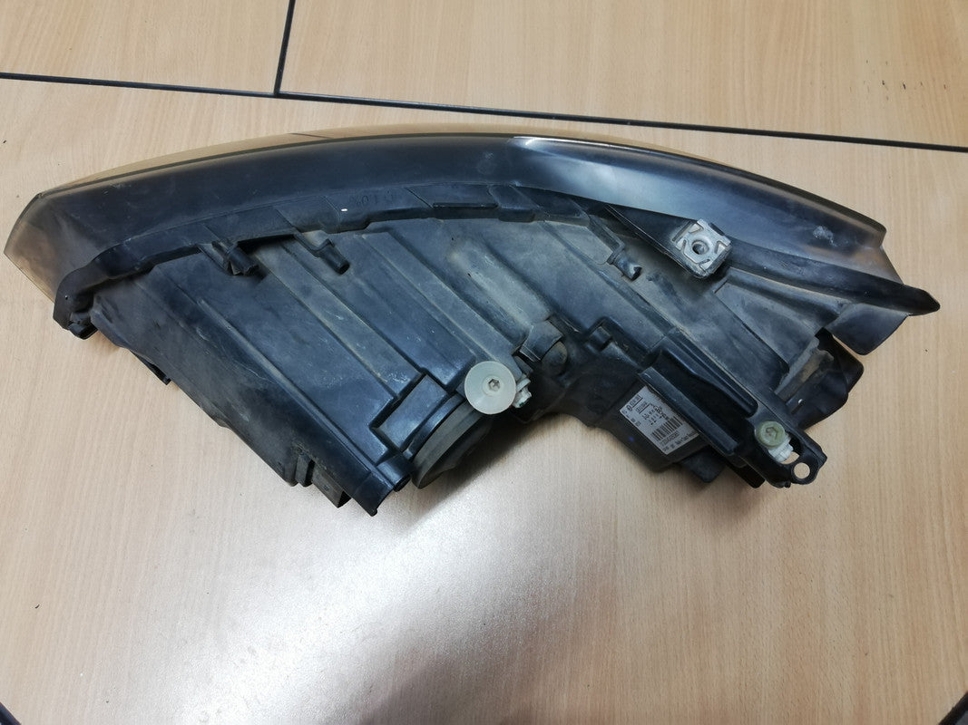 Volkswagen Polo Right Headlight