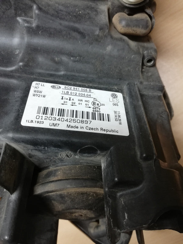 Volkswagen Polo Right Headlight