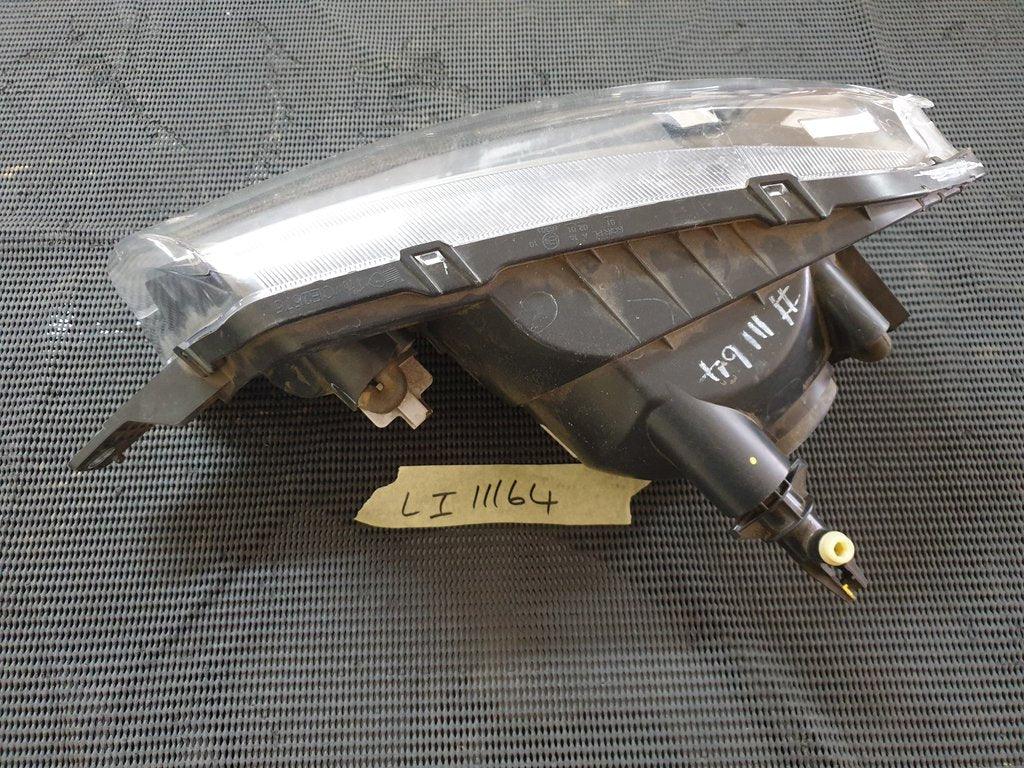 Renault Kwid Right Headlight