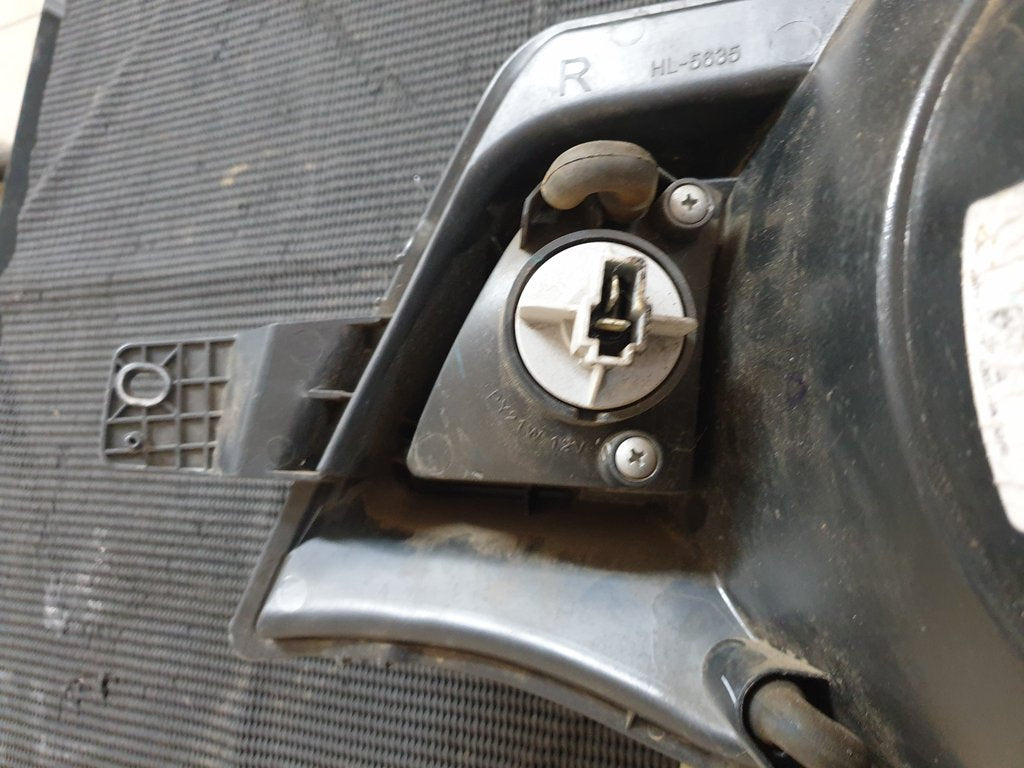 Renault Kwid Right Headlight