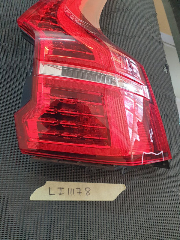 Volvo XC60 2021 Right Rear Taillight