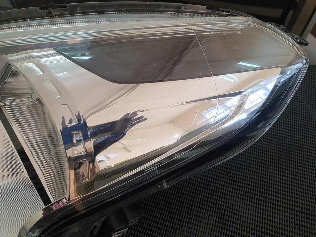 Nissan Almera 1.5 Left Headlight