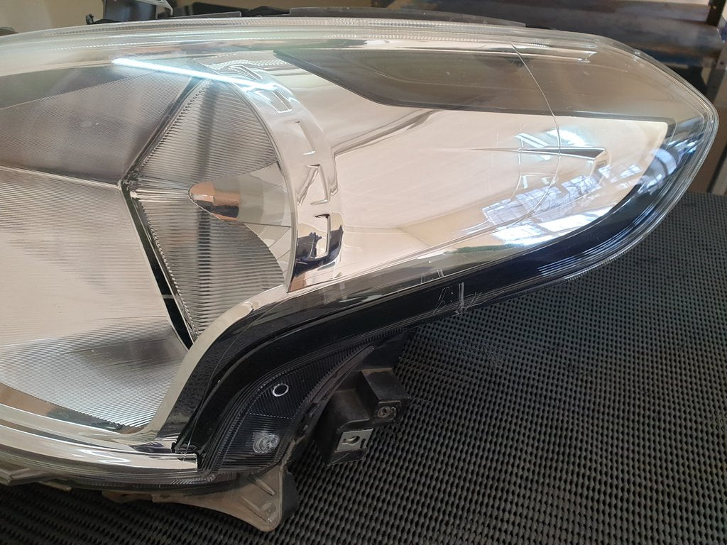 Nissan Almera 1.5 Left Headlight
