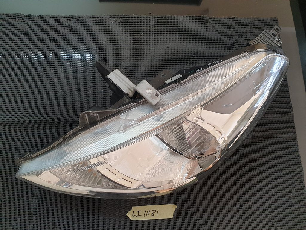 Nissan Almera 1.5 Left Headlight