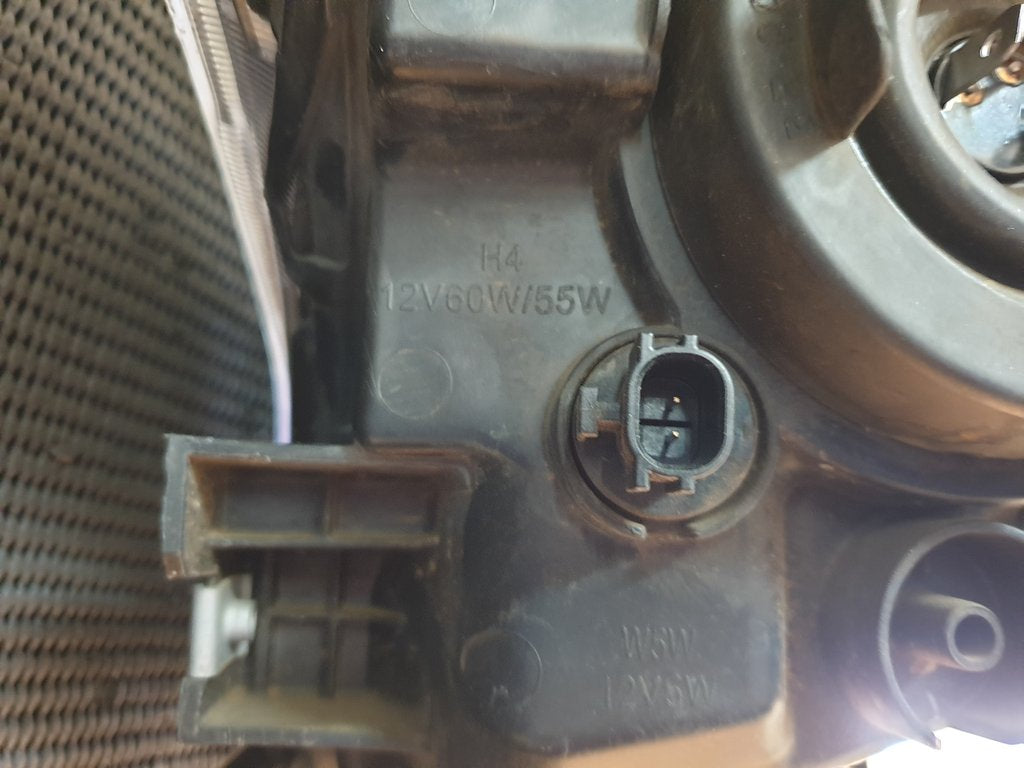 Nissan Almera 1.5 Left Headlight