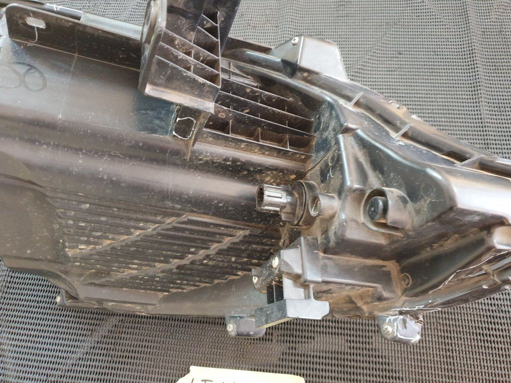 Nissan Almera 1.5 Left Headlight