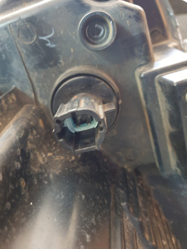 Nissan Almera 1.5 Left Headlight