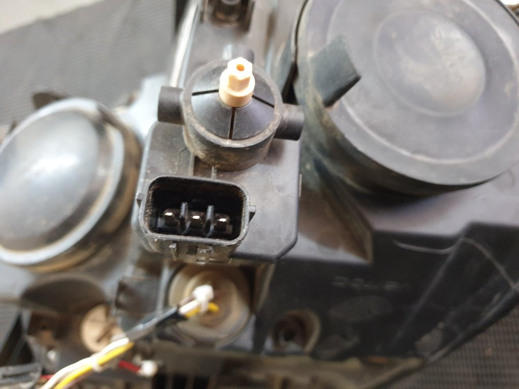 Mahindra Scorpio 2022 Right Headlight