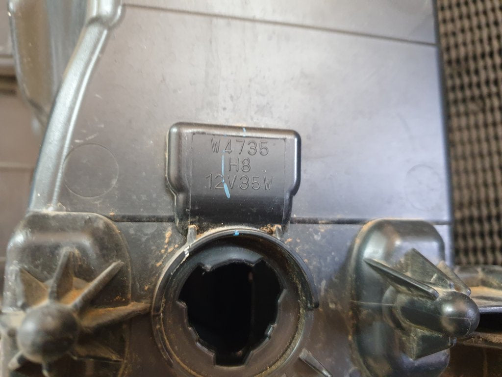 Mitsubishi Triton Right Headlight