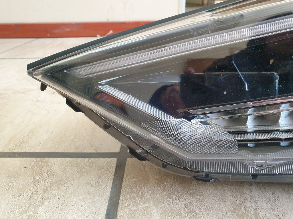 Hyundai Tucson Left Headlight