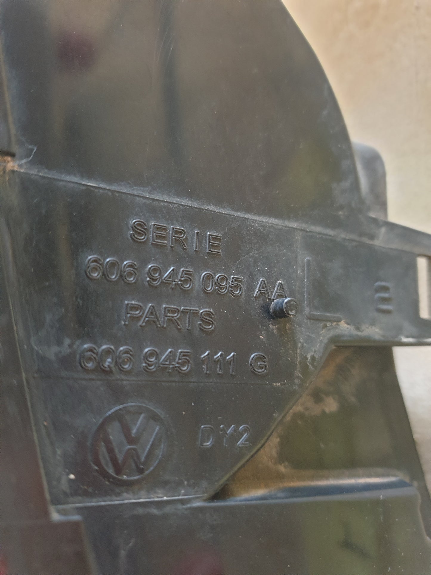 Volkswagen Polo 2015 Left Taillight