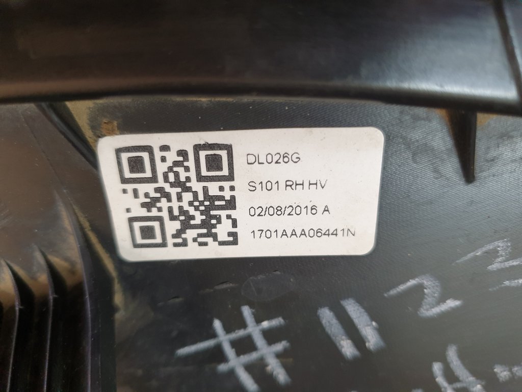 Mahindra KUV100 2016, 2017, 2018, 2019, 2020, 2021, 2022 Right Headlight