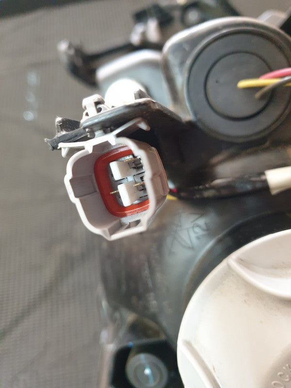 Isuzu D-Max Left Headlight