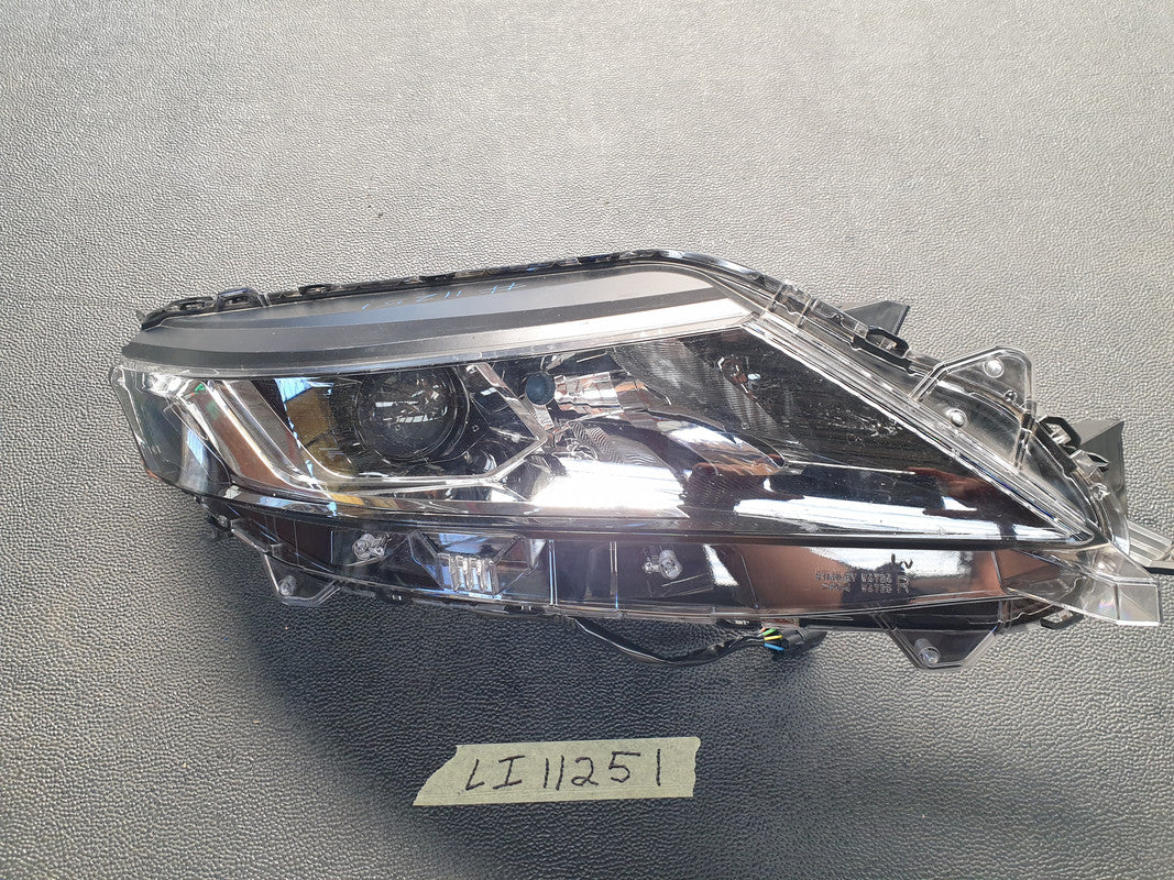 Mitsubishi Triton Right Headlight