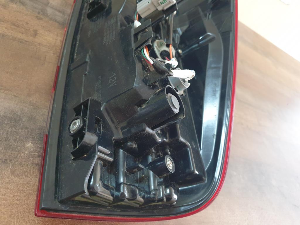 Original Used Nissan Navara Left Taillight