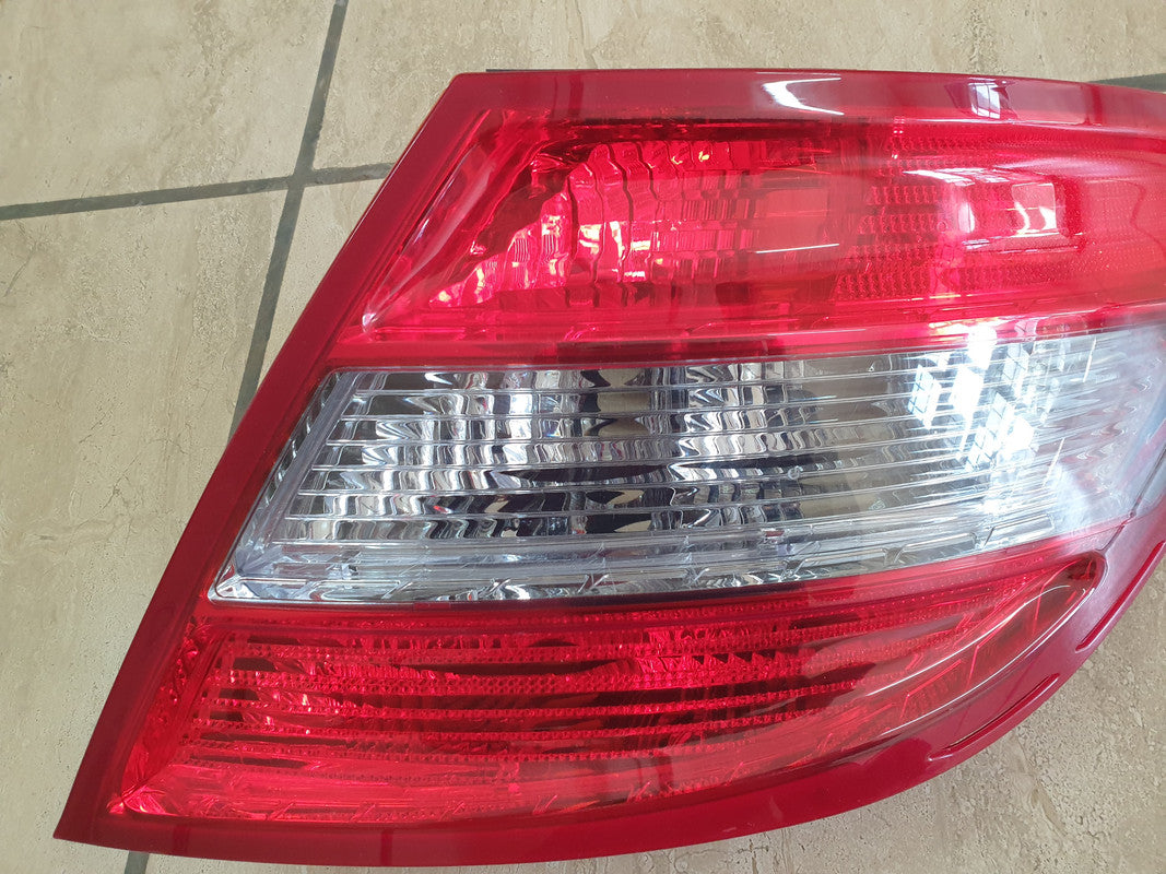 Mercedes-Benz Aftermarket C-Class W204 NO LED Right Taillight