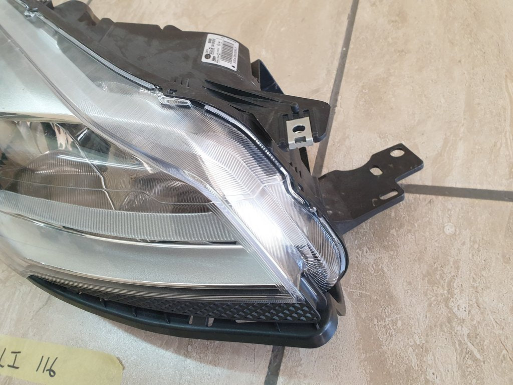 Ford Kuga 2 Right Headlight