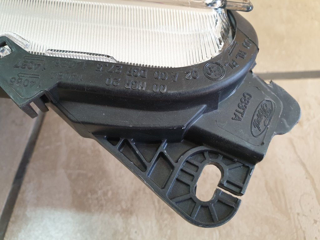 Ford Kuga 2 Right Headlight