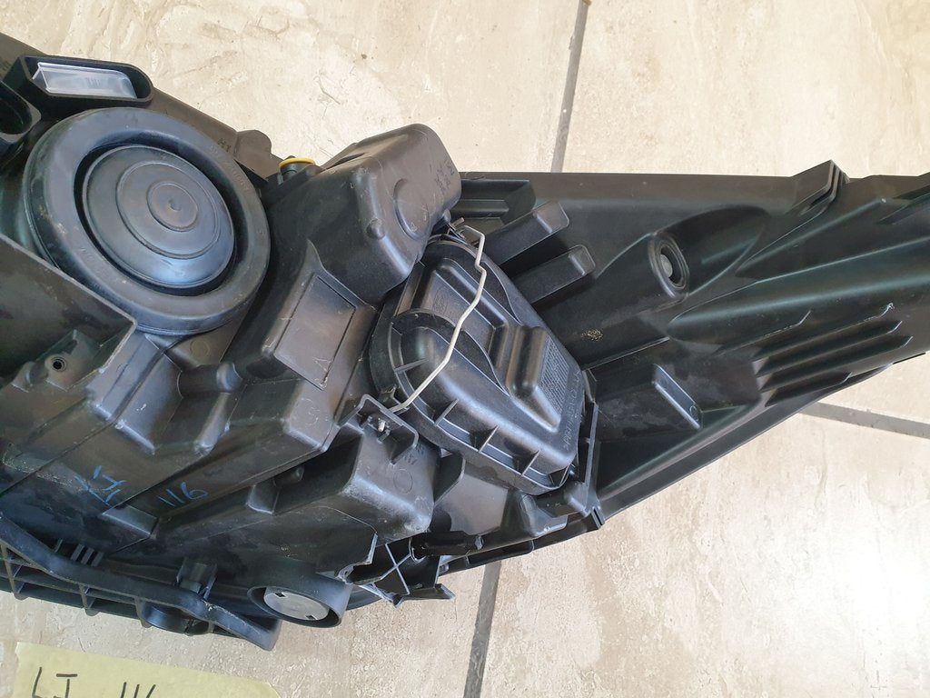 Ford Kuga 2 Right Headlight