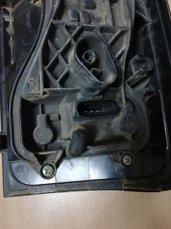 Volkswagen Amarok Left Taillight
