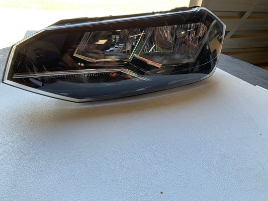 Volkswagen Polo Left Headlight