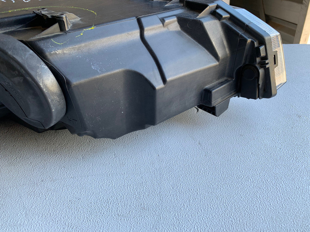 Volkswagen Polo Left Headlight