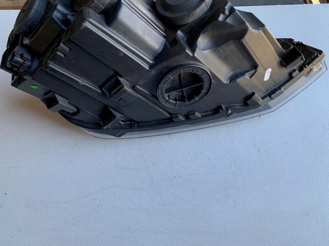 Volkswagen Polo Left Headlight