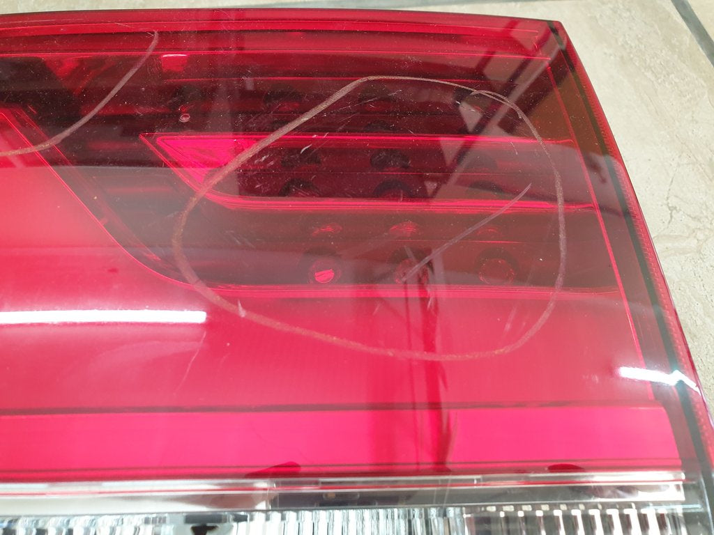 Toyota Land Cruiser 2015 Right Rear Taillight