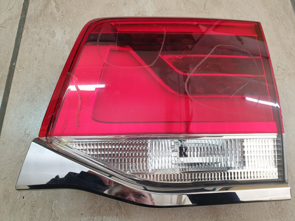 Toyota Land Cruiser 2015 Right Rear Taillight