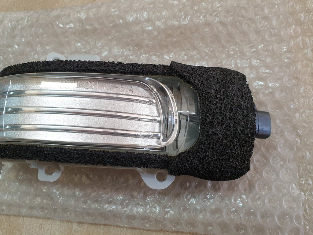 Toyota Hilux D4D Right Outer Mirror Indicator Light